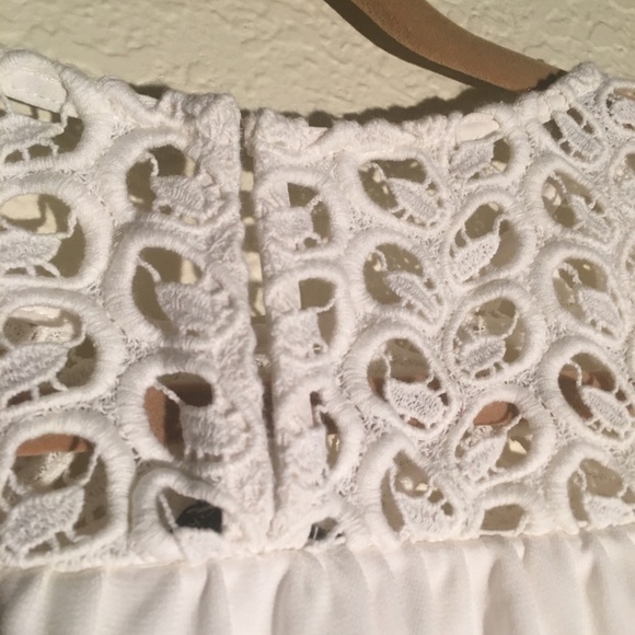 Ann Taylor Off White Blouse Size Large - Picture 2 of 4